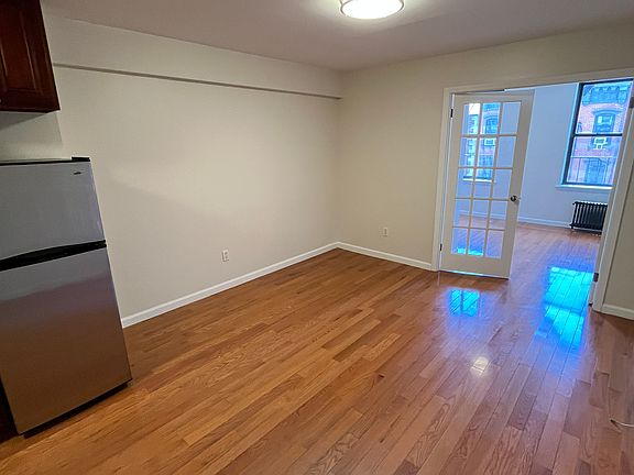 4th image of 99 Saint Marks Pl APT 4D