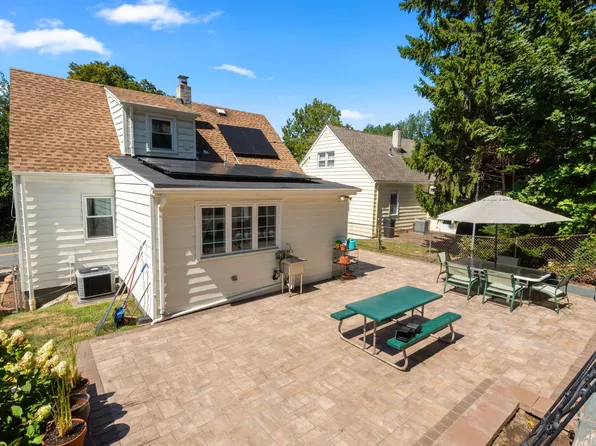 692 Passaic Avenue image 10 of 38