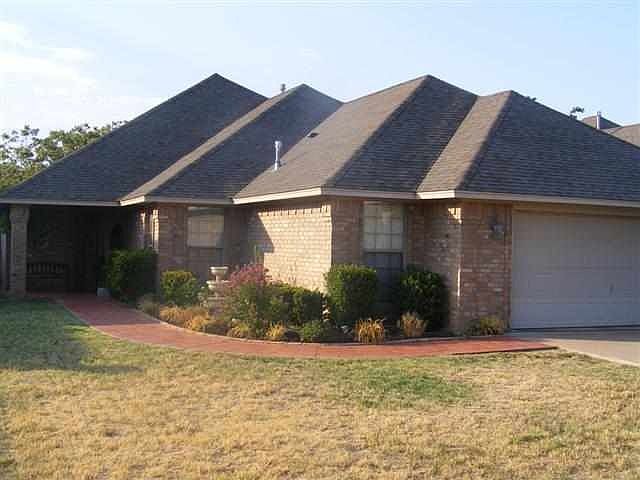 1st image of 15 NW Heatherstone Dr