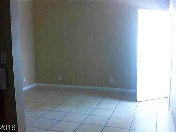 5th image of 741 N 10th St APT 4