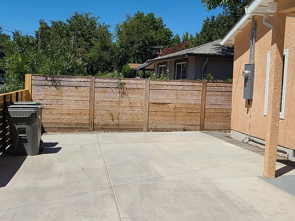 5th image of 429 Jasmine Ave