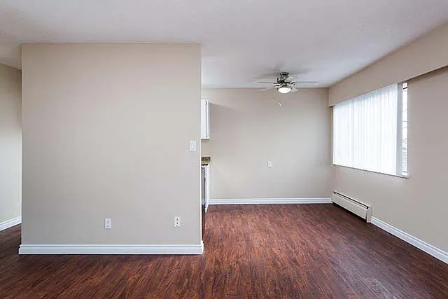 7425 18th Ave — Photo 7