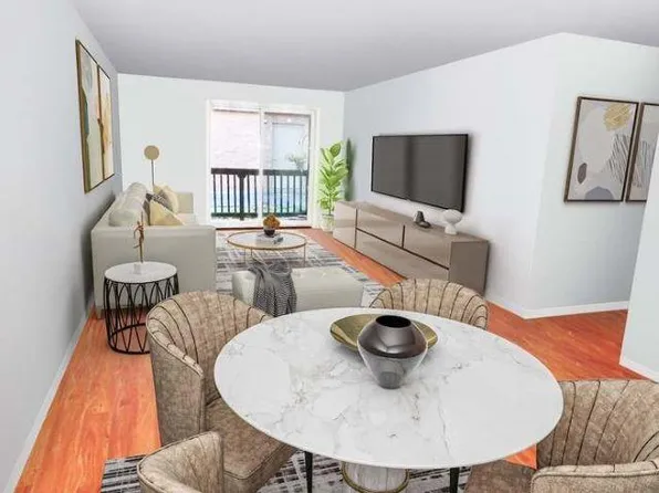 210 Brook Village Rd, Nashua, NH 03062