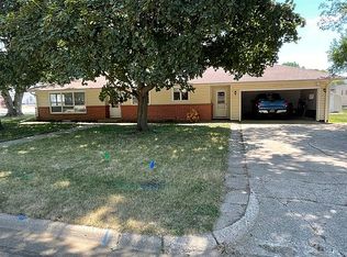 210 2nd Ave SE, Sioux Center, IA 51250