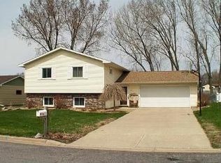 609 Gail Ave, Onalaska, WI 54650