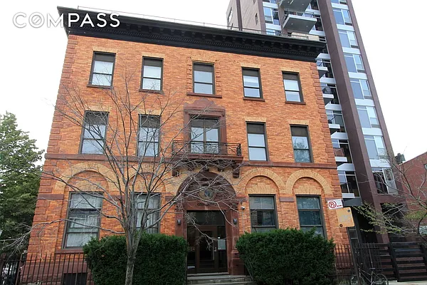 Rented by Compass | media 21