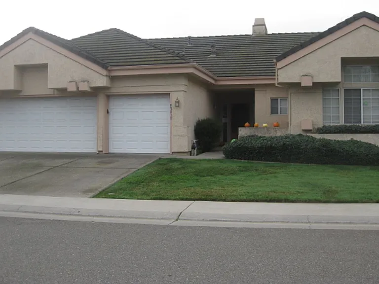 7812 Bardswell Ct — Photo 2