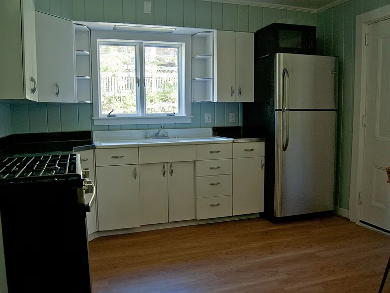 205 Pleasant St — Photo 4