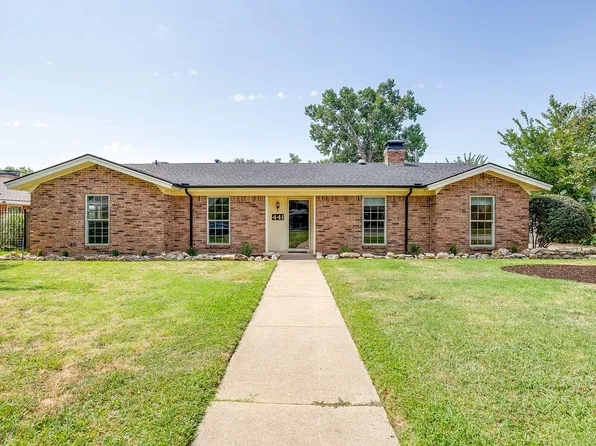 441 W Pleasantview Dr, Hurst, TX 76054