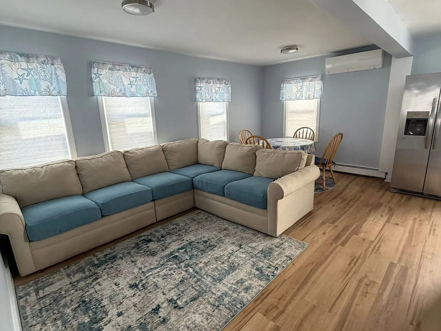 4 bed, 1102 sqft, $3,200 — Photo 2
