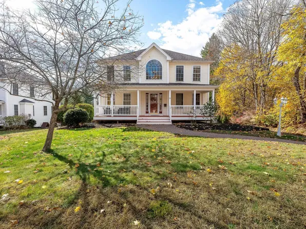 15 Birchwood Place, Dover, NH 03820