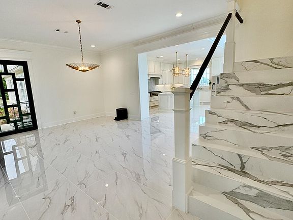 3rd image of 104 Two Lakes Dr
