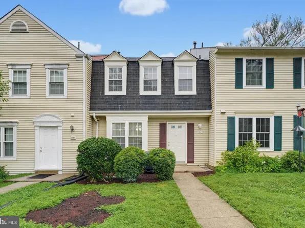 1022 Copperstone Ct, Rockville, MD 20852