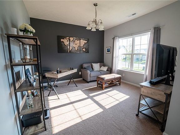 5th image of 514 Farnham Dr