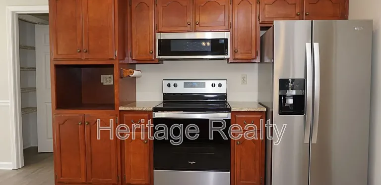 867 Westgate Dr — Photo 9