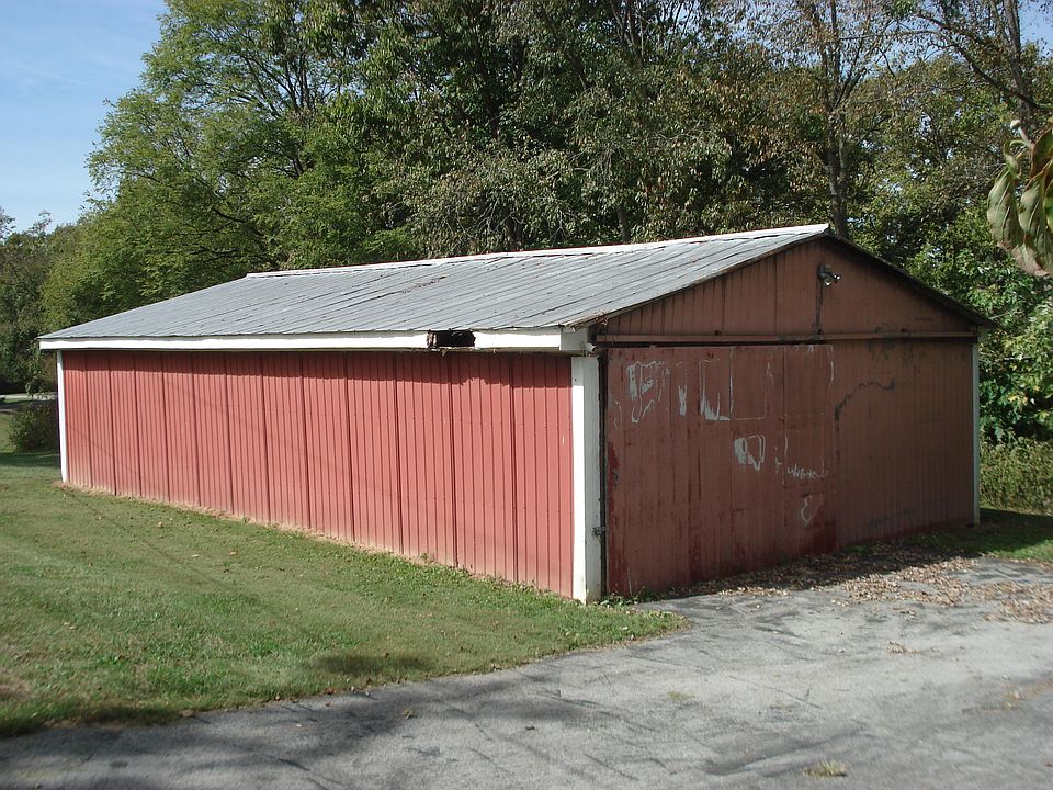 2nd image of 2465 Poindexter Rd