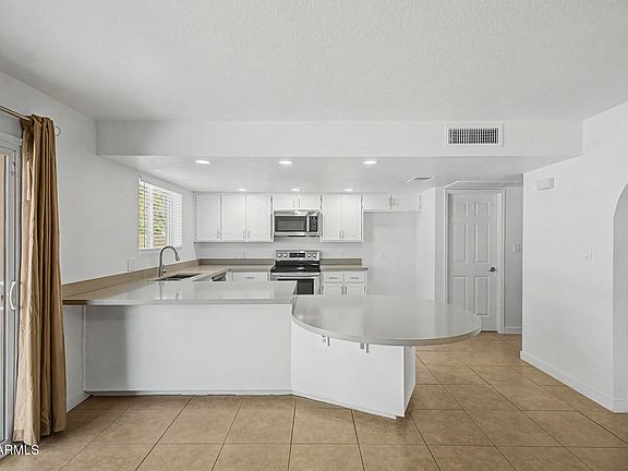 3rd image of 2528 E Malibu Drive