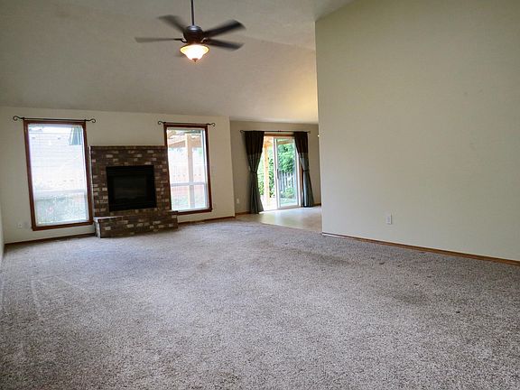 Large Living Room with Gas Fireplace