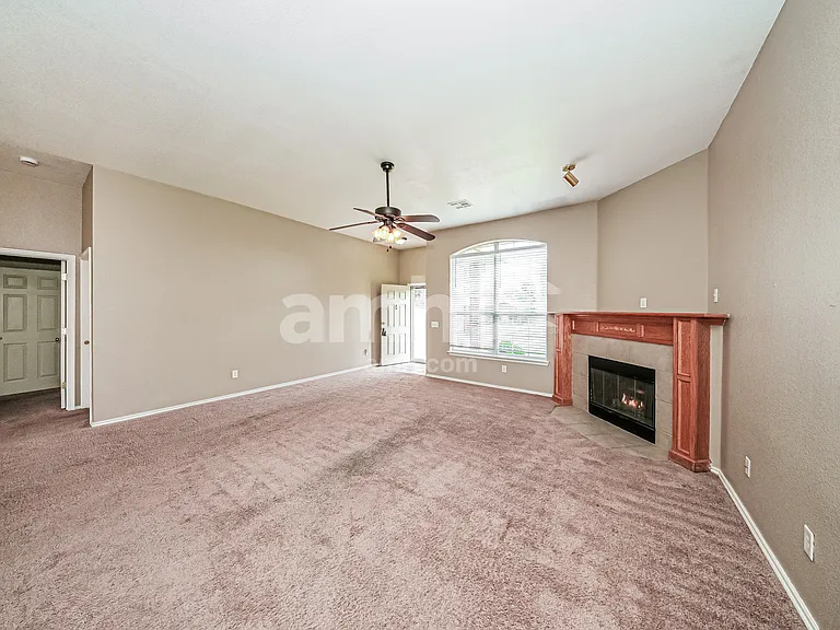 316 SW 40th St — Photo 6