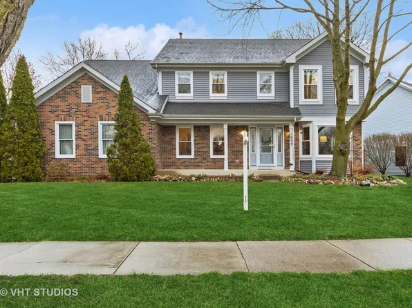 1055 Cobblers Xing, Elgin, IL 60120