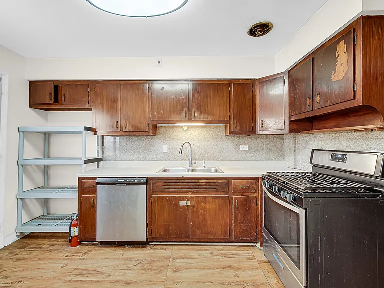7248 N Ridge Blvd — Photo 7