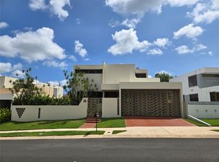 C 10 Isabel La Catolica St, Guaynabo, PR 00969