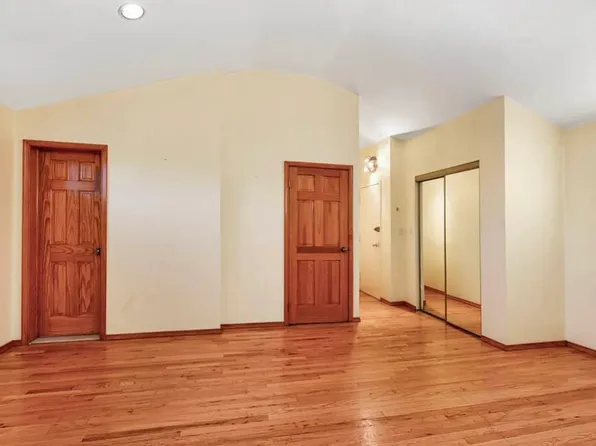 4817 Bedford Avenue image 4 of 17