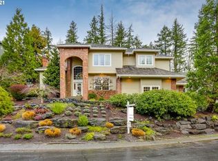 7733 NW Blue Pointe Ln, Portland, OR 97229