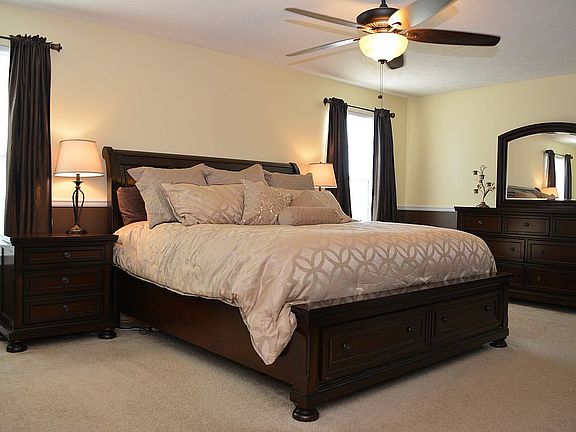 2nd image of 9170 Stonegate Cir