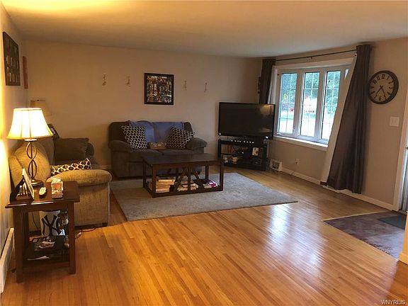 2nd image of 174 Bering Ave