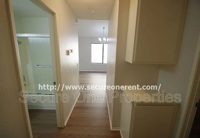 2324 Hampton Ave — Photo 17