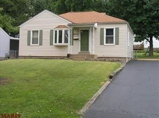 235 Saint Luke Dr, Florissant, MO 63031