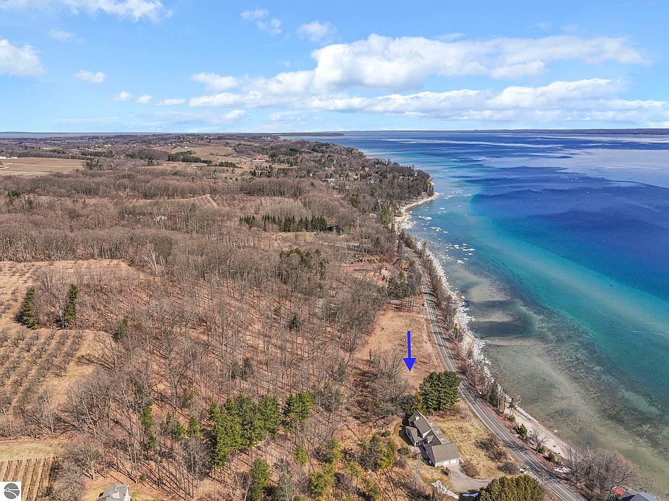 1st image of 0 Bluff Rd