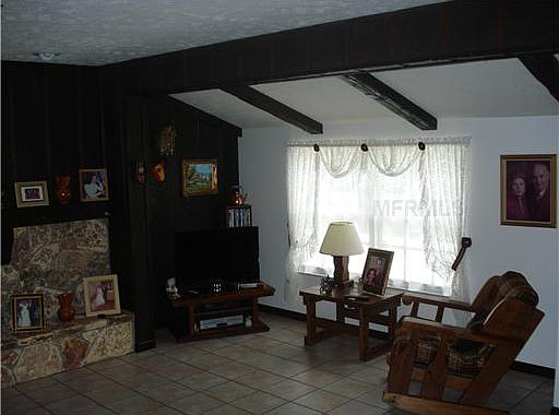 4th image of 18026 Livingston Ave
