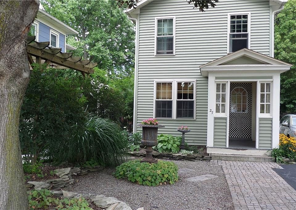 1st image of 27 Syracuse St #2
