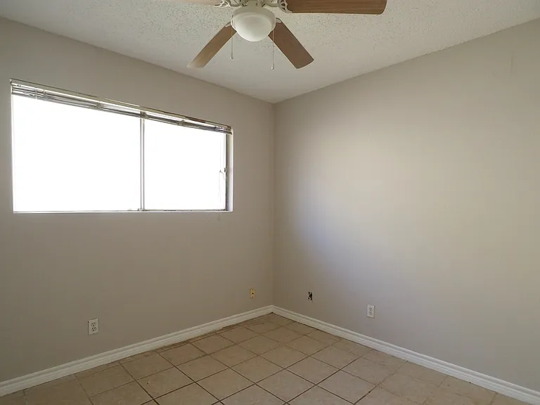1012 Fieldwood Dr — Photo 8