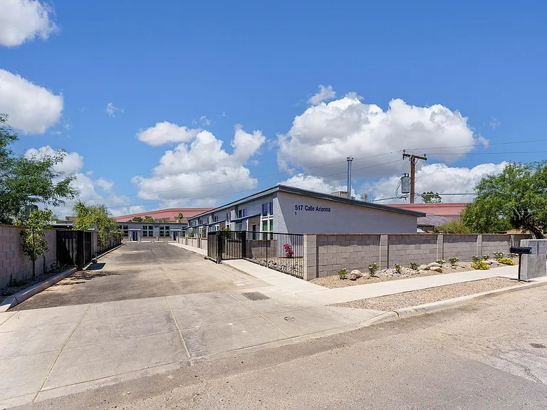 517 E Calle Arizona — Photo 32