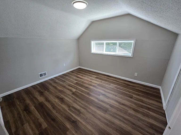 3532 Fullerton Ave — Photo 59