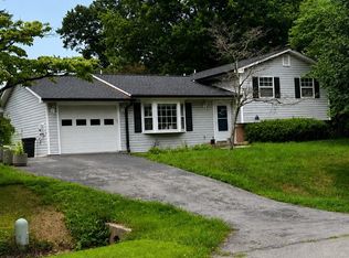 24312 Log House Rd, Gaithersburg, MD 20882