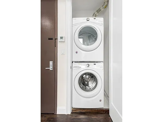 Rented by City Connections Realty | media 23