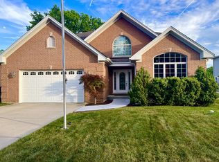 2437 Bel Air Dr, Glenview, IL