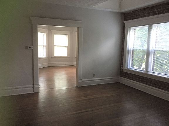 4th image of 868-870 Neil Ave #8705
