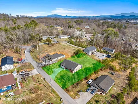 1250 Tramel Rd — Photo 13