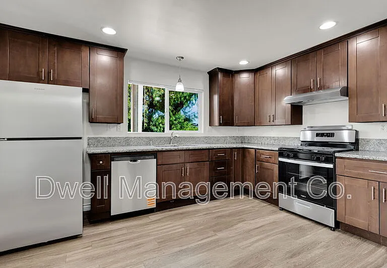 8355 Golden Ave — Photo 6