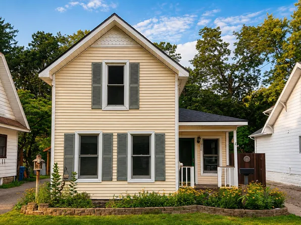 1926 Oakland Dr, Kalamazoo, MI 49008