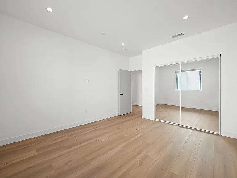 13694 Erwin St #2 — Photo 37