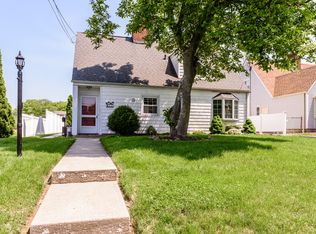 12 Greenmeadow Rd, Eastchester, NY 10709