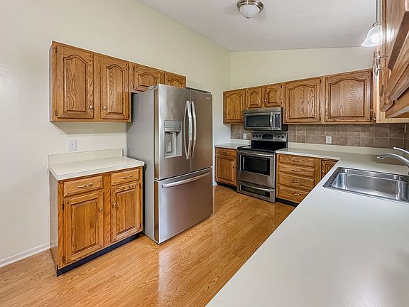 5th image of 351 Settlers Ln