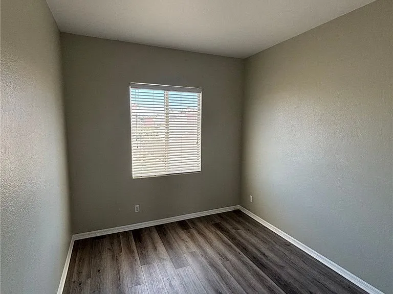 7909 Constantinople Ave — Photo 30