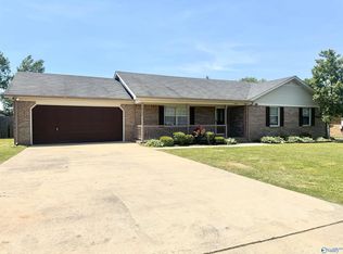 1909 McAuliffe Dr SW, Decatur, AL 35603